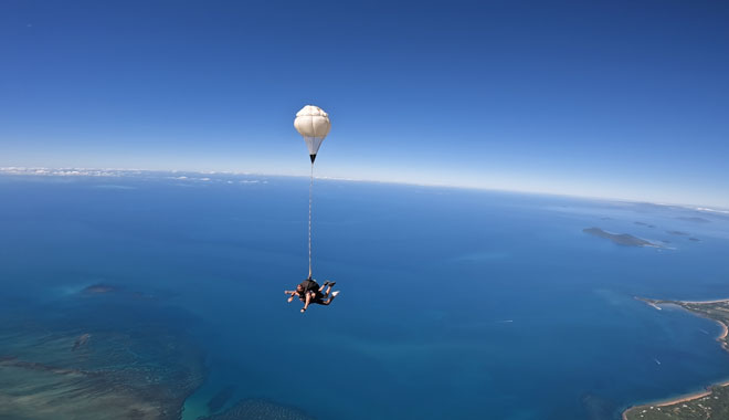1300 SKYDIVE CAIRNS 001