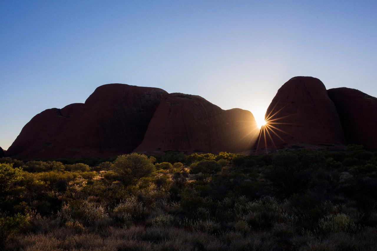 1c932113c5b347a982dac2e2623b3c30127478 35 Sunrise at Kata Tjuta TNT Sean Scott lg