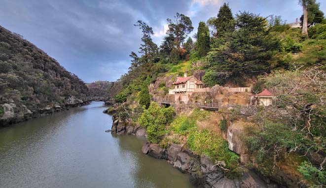 AUS TAS Explorer6 underdownunder TAS06185 660x380  07