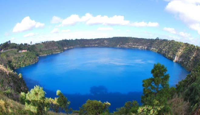 Adelaide Mountain Gambier blue lake