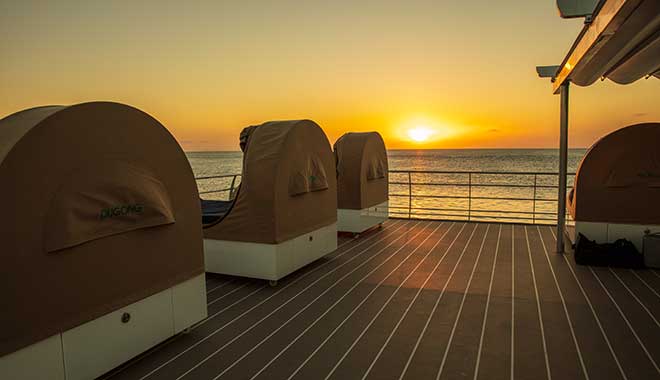 CWS REEFWORLD Reefbeds at sunset