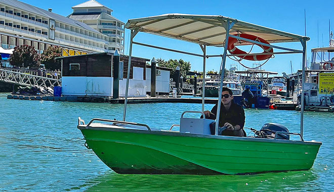 Cairns boat hire 001