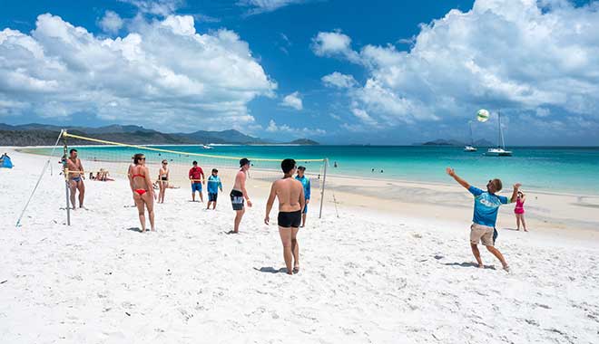 Cruise Whitsundays Whitehaven Beach volleyball