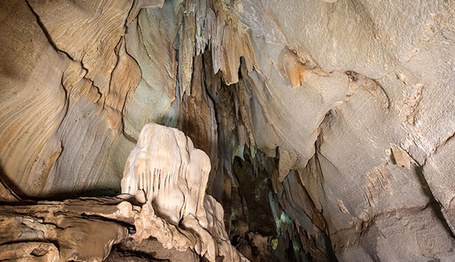 Cutta Cutta Caves
