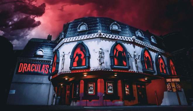 Dracula's Cabaret Dinner and Show 036