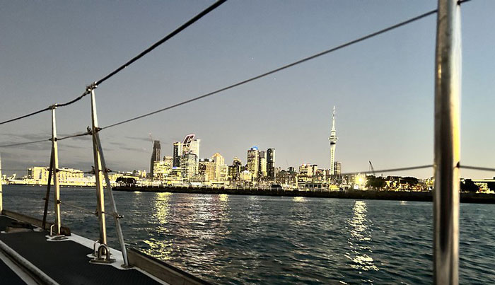 EXPLORE GROUP SAIL 551