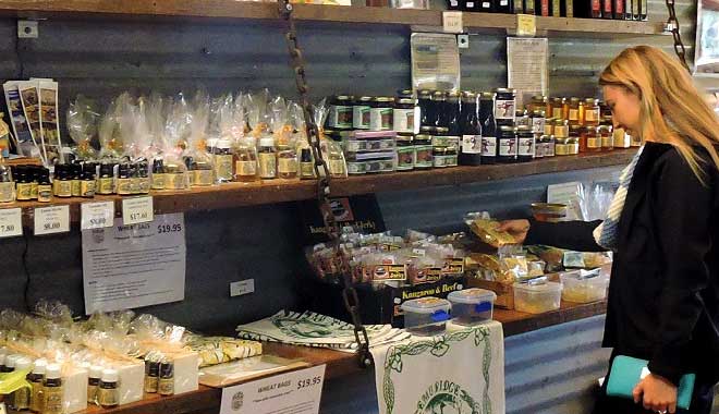 Emu Ridge 桉樹油工廠 1