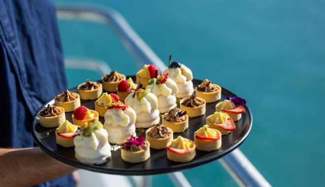 Explore Dinner Cruise departing from hamiltion island (11)