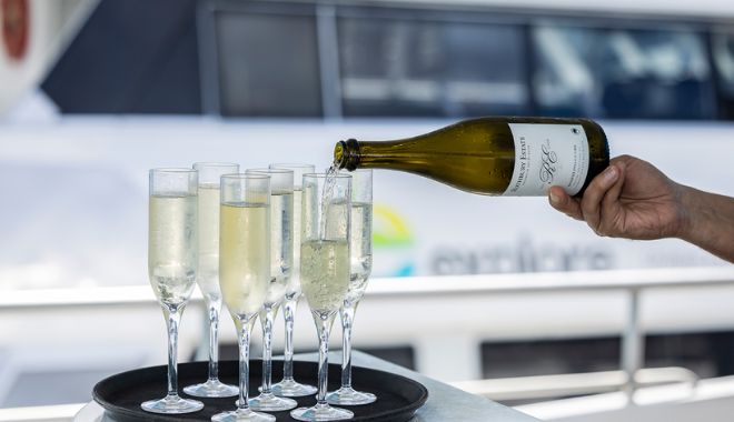 Explore Dinner Cruise departing from hamiltion island (2)