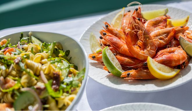 Explore Dinner Cruise departing from hamiltion island (6)