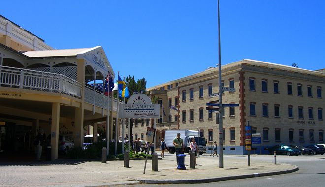 Fremantle Tour with Swan River Cruise 3