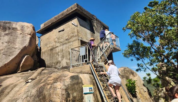 MAGNETIC ISLAND ADVENTURER TOUR 001