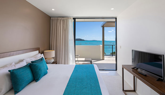 MIRAGE WHITSUNDAYS 5002