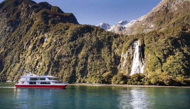 Milford Sound Day Tour with Scenic Cruise (5)