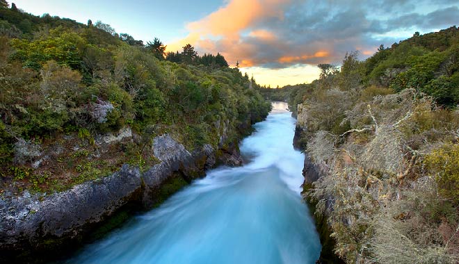 NZ Huka Falls 2 04