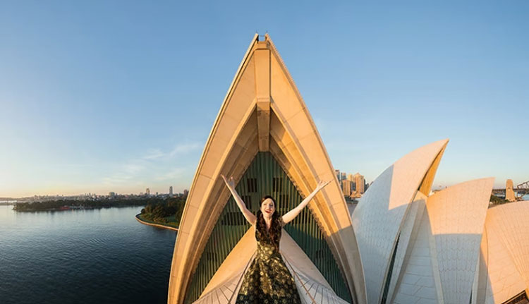 OPERA AUS