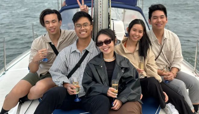 Private Trivia Dinner Yacht Charter (1)