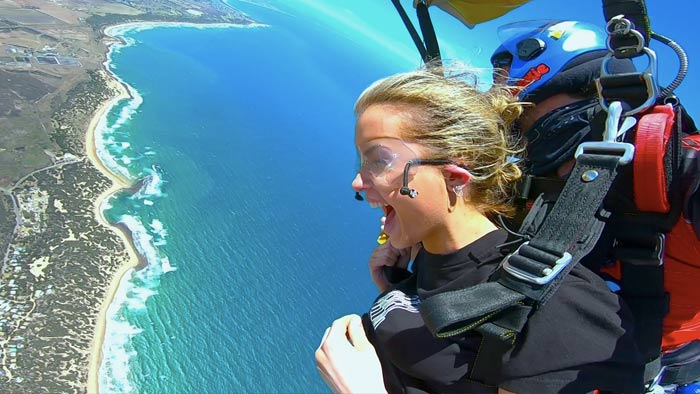 SKYDIVE OVER THE GREAT OCEAN ROAD IN TORQUAY 01