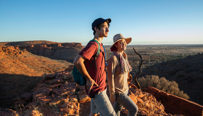 Couple hiking the Kings Canyon
