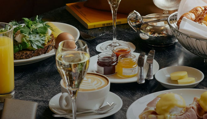 WINSOR HOTEL BREAKFAST Liberty Balloon Flights MELB