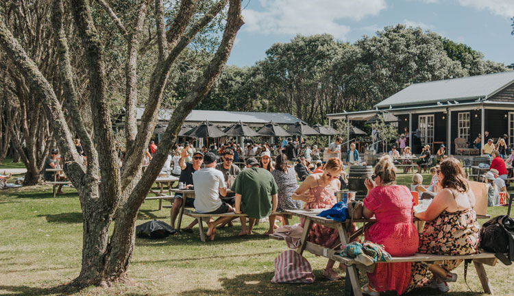 Waiheke Island MAN OWAR CRUISE BITE