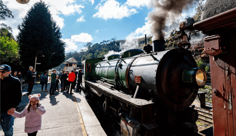 Zigzag steam train web Blue mountain 2001