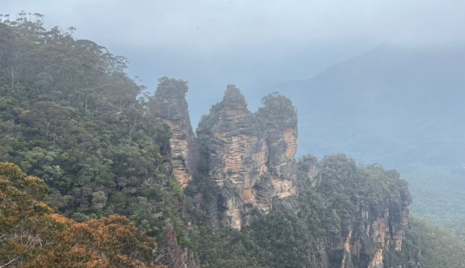 blue mountain 3 sisters