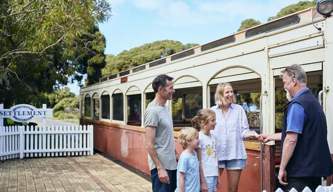 captain hussey historical train3