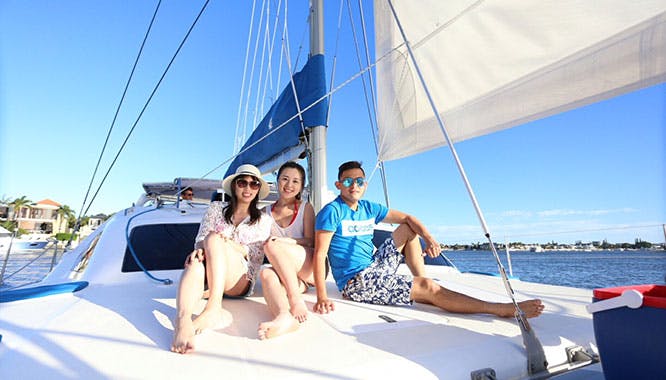 champagne sailing boat 1 jpg