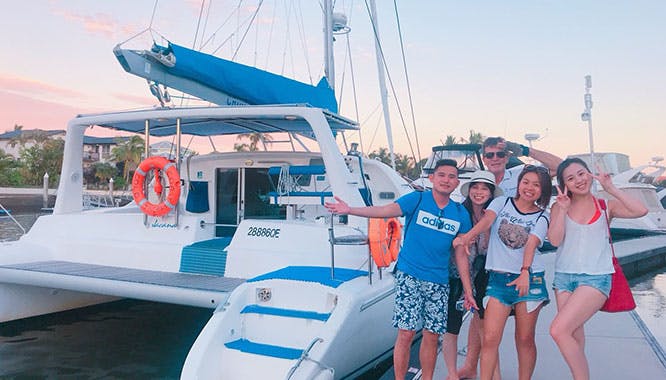 champagne sailing boat 3 jpg