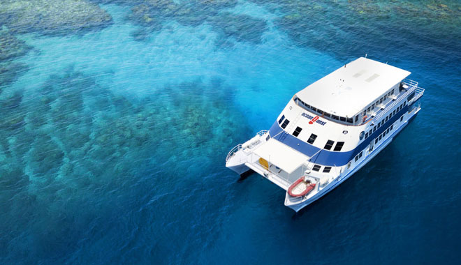 deep sea divers den overnight reef boat