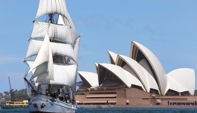 harbour cruise with historic goat island castles champagne tour12