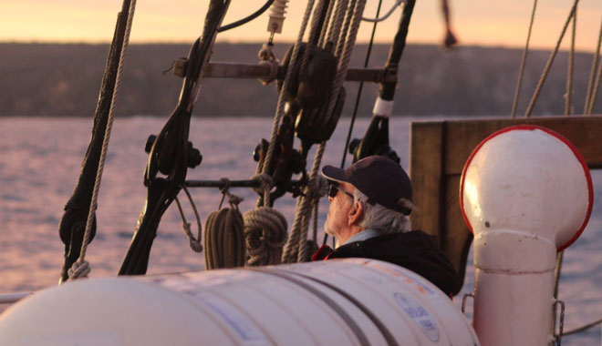 harbour cruise with historic goat island castles champagne tour3