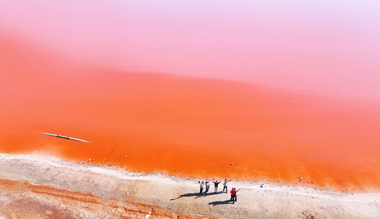 pink lake west au