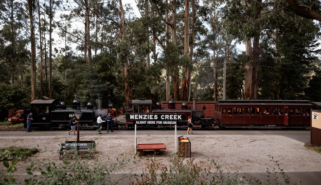 puffing billy Menzies Creek platform wide view