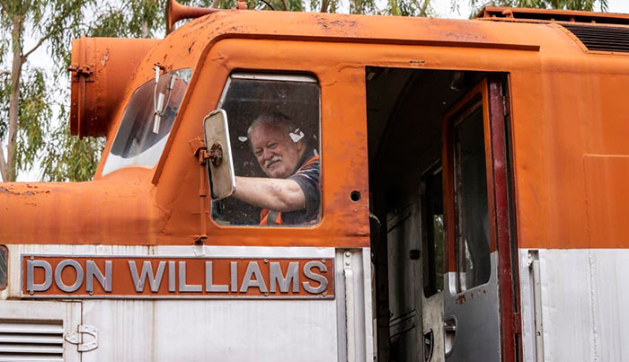 red centre journery tour emu run experience4