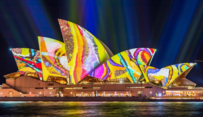 vivid sydney captain cook 059