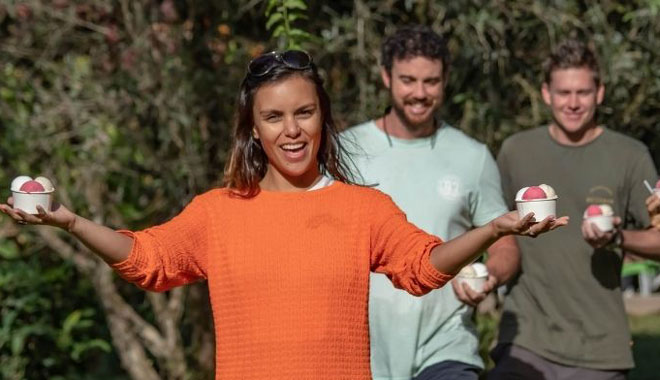 web Happy Friendsd Daintree Tours