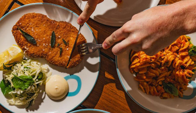 web House Canteen operar bar